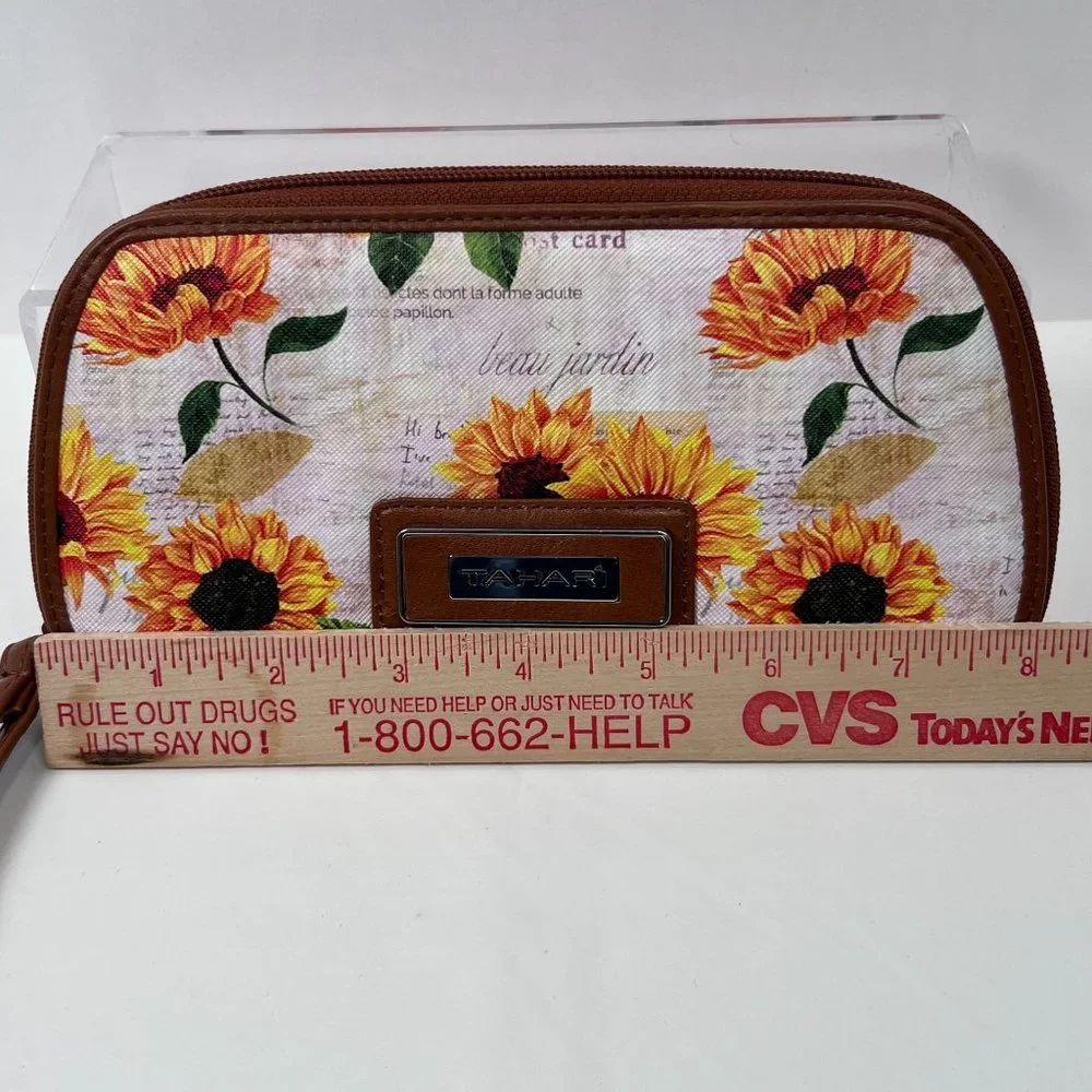 TAHARI Floral Zip-Around Clutch Wallet Wristlet Yellow‎ Flowers Vinyl Wallet